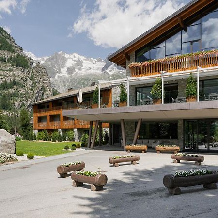 Grand Hotel Courmayeur Mont Blanc, By R Collection Hotels Екстериор снимка