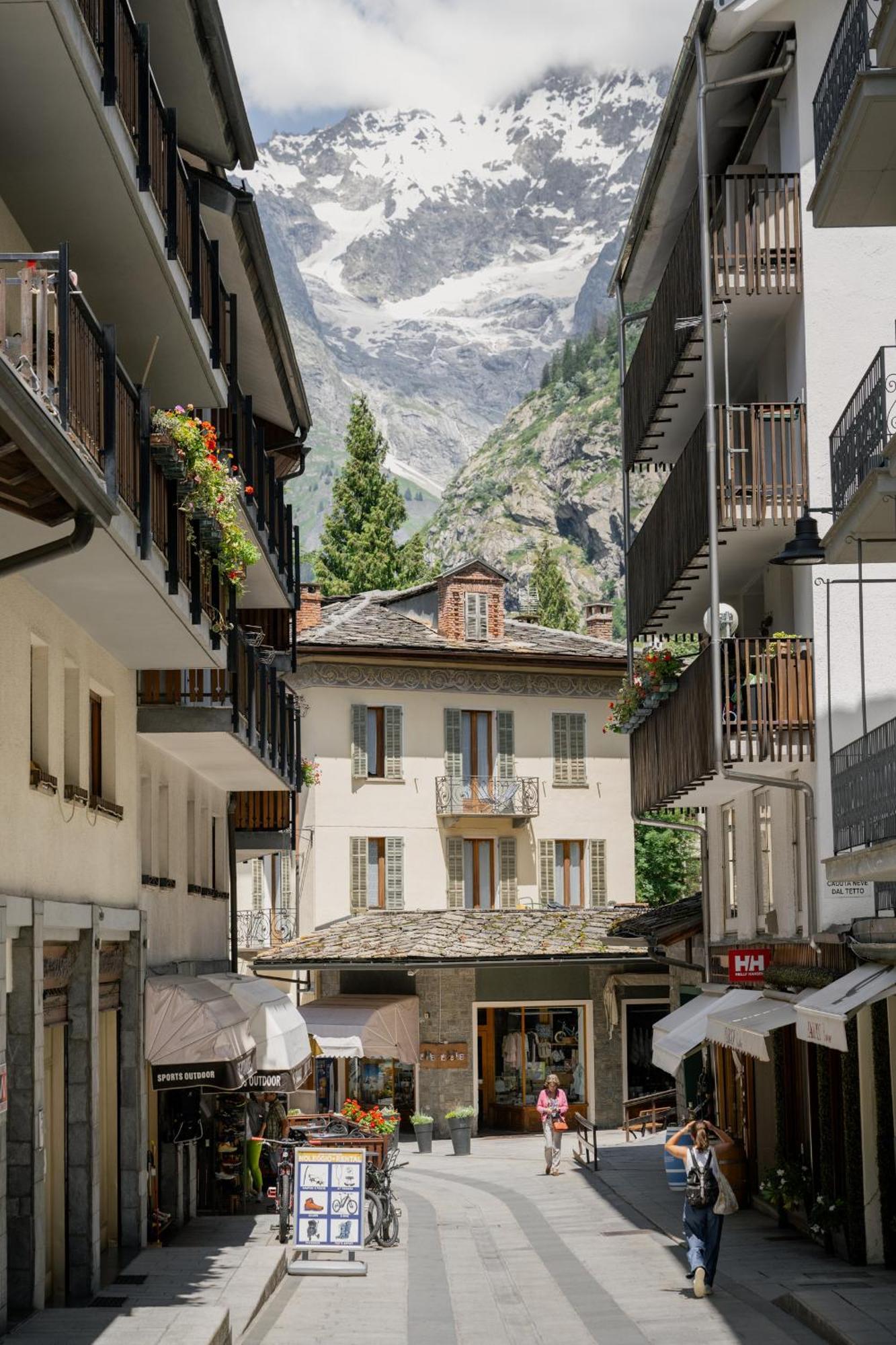 Grand Hotel Courmayeur Mont Blanc, By R Collection Hotels Екстериор снимка