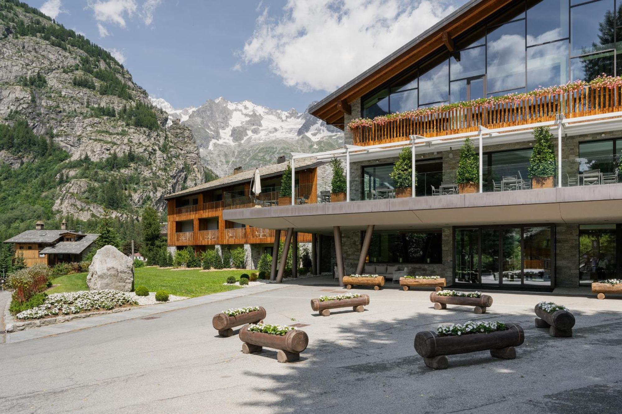 Grand Hotel Courmayeur Mont Blanc, By R Collection Hotels Екстериор снимка